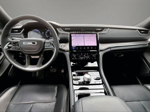 Used 2024 Jeep Grand Cherokee L Overland w/ Luxury Tech Group IV image 7