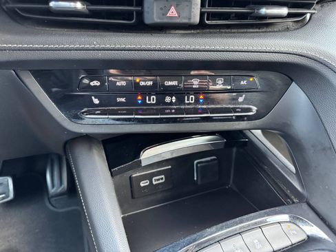 Used 2023 Buick Envision Preferred w/ Sport Touring Package AWD/4WD image 25