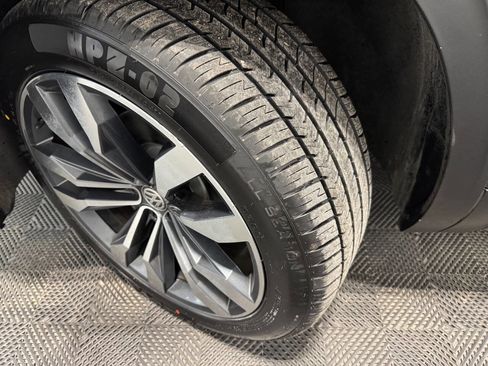 Used 2021 Volkswagen Atlas S image 29