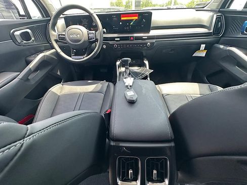 New 2025 Kia Sorento S image 17