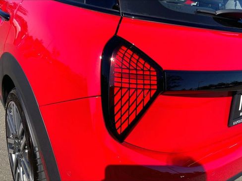 Certified 2025 MINI Cooper S image 29