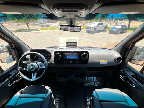 New 2026 Mercedes-Benz Sprinter 2500 image 9
