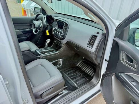 Used 2022 Chevrolet Colorado W/T w/ WT Convenience Package AWD/4WD image 25