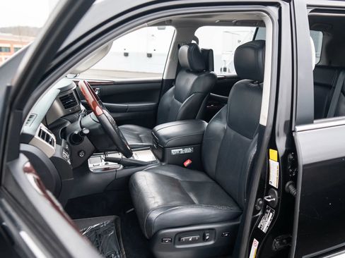 Used 2015 Lexus LX 570 4WD image 30