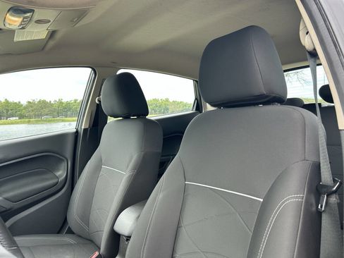 Used 2014 Ford Fiesta SE image 24