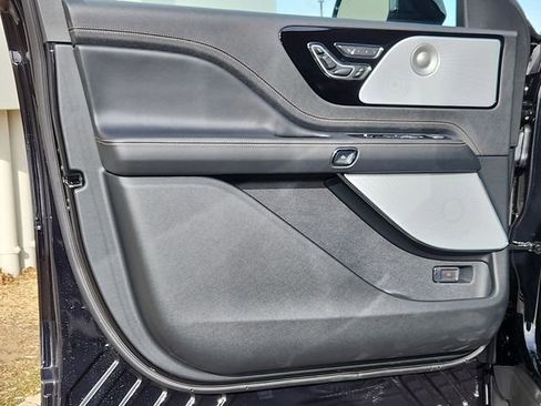 New 2025 Lincoln Aviator Black Label w/ Jet Appearance Package image 7
