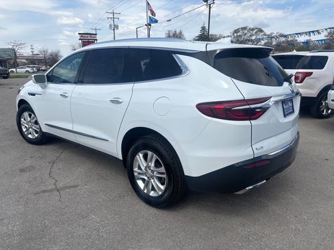 Used 2019 Buick Enclave Essence AWD/4WD image 3