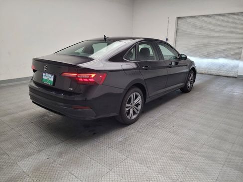 Used 2024 Volkswagen Jetta SE FWD image 9