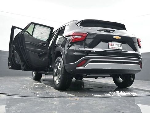 New 2026 Chevrolet Trax LT w/ Driver Confidence Package image 70