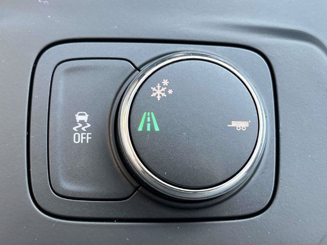 Used 2019 Chevrolet Traverse LT FWD image 31