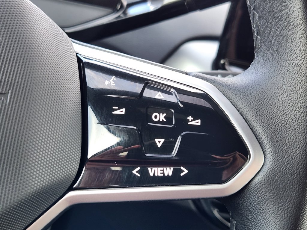Certified 2023 Volkswagen ID.4 Pro AWD/4WD image 24