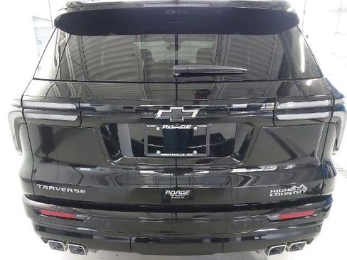 New 2026 Chevrolet Traverse High Country FWD image 33