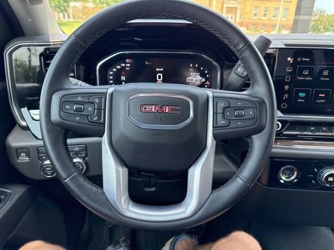 Used 2024 GMC Sierra 1500 Elevation image 14
