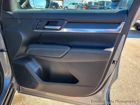 Used 2025 GMC Terrain Elevation image 22