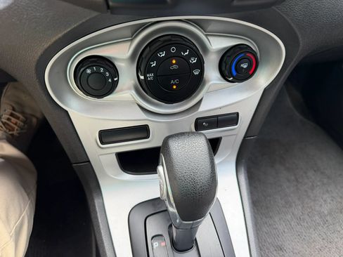 Used 2018 Ford Fiesta SE FWD image 13