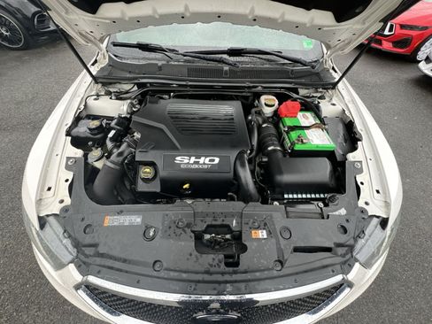 Used 2018 Ford Taurus SHO AWD/4WD image 36