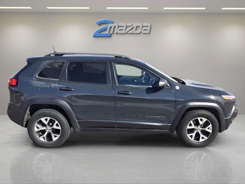 Used 2016 Jeep Cherokee Trailhawk w/ Comfort/Convenience Group image 6