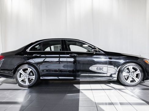 Used 2018 Mercedes-Benz E 300 4MATIC image 3