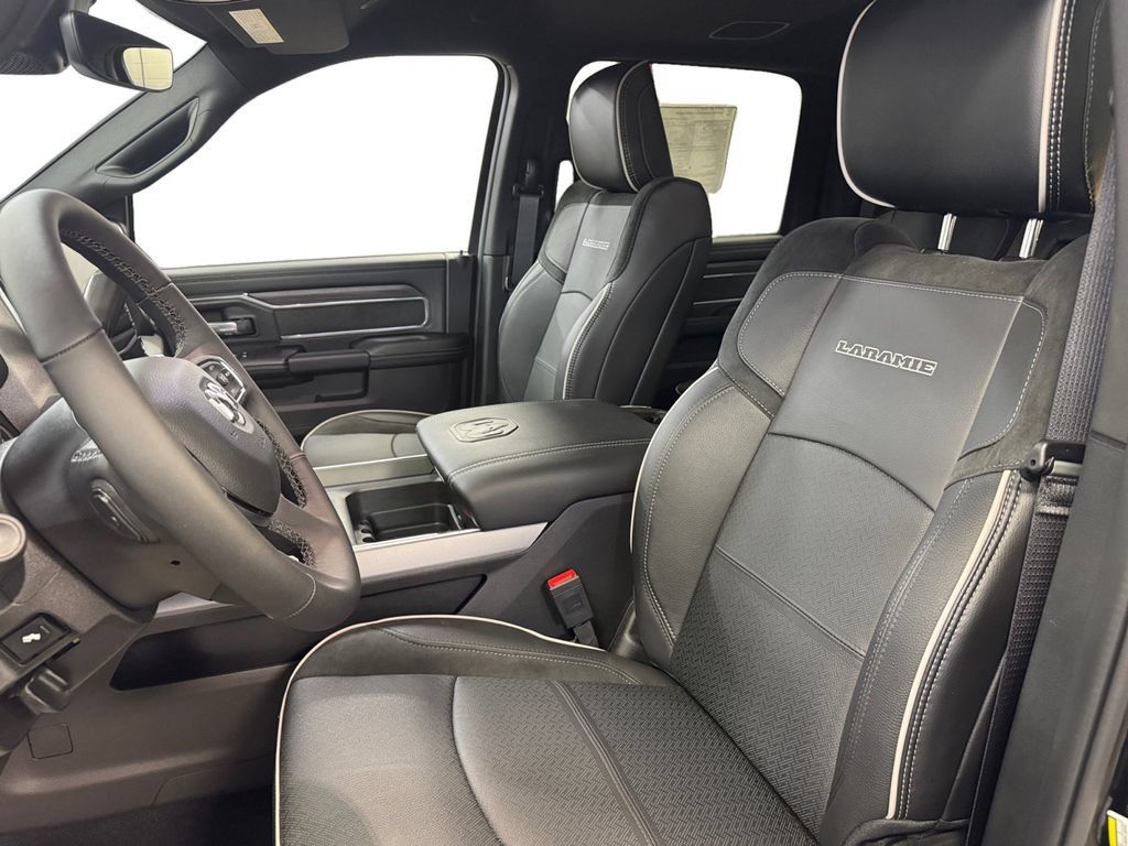 Used 2026 RAM 2500 Laramie AWD/4WD image 10