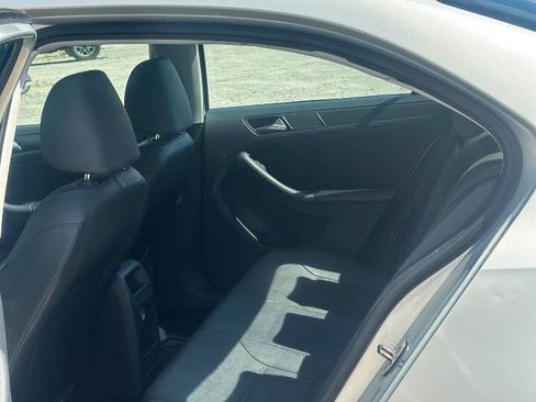 Used 2012 Volkswagen Jetta SE FWD image 26