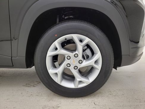 New 2026 Chevrolet Trax LS w/ LS Convenience Package FWD image 20