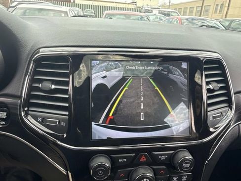 Used 2022 Jeep Grand Cherokee Limited AWD/4WD image 28