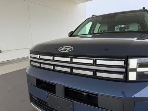Used 2025 Hyundai Santa Fe SEL FWD image 3