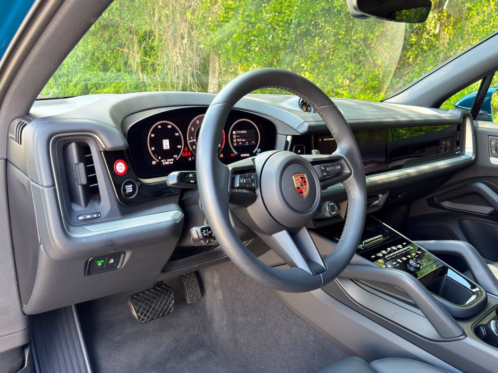 Certified 2026 Porsche Cayenne AWD/4WD image 4