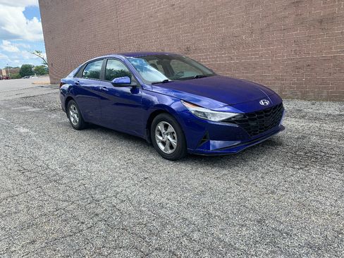 Used 2023 Hyundai Elantra SE FWD image 7