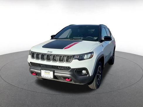 Used 2025 Jeep Compass Trailhawk w/ Trailer Tow Group image 3