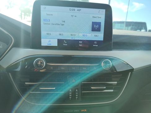 Used 2021 Ford Escape SE w/ SE Sport Appearance Package image 17