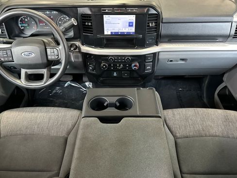 Used 2024 Ford F250 XLT w/ FX4 Off-Road Package image 3