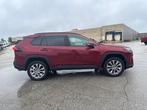 Used 2021 Toyota RAV4 XLE Premium AWD/4WD image 2