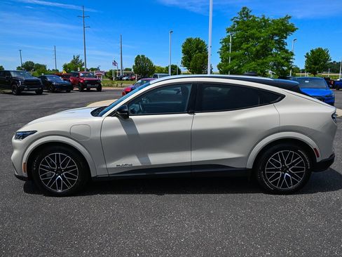 Certified 2025 Ford Mustang Mach-E Premium AWD/4WD image 8