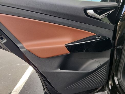 Used 2022 Volkswagen ID.4 Pro S image 11