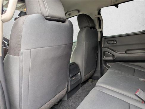 Used 2023 Nissan Frontier SV image 13