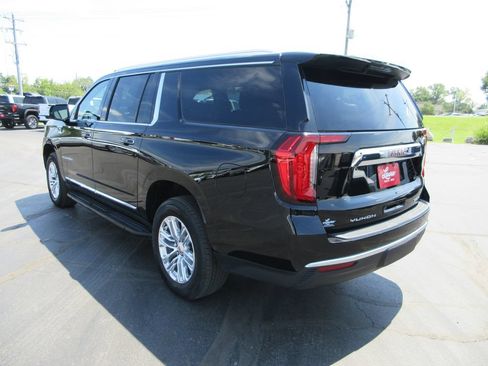Certified 2024 GMC Yukon XL SLT w/ SLT Premium Package AWD/4WD image 9