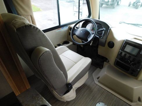 Used 2017 Ford E-450 and Econoline 450 Super Duty w/ A/C Prep Package RWD image 17