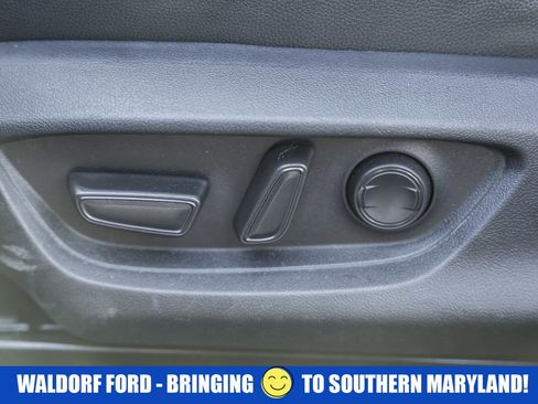 Used 2025 Toyota Camry SE image 69