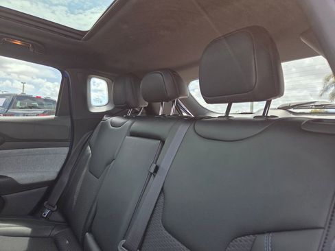 Used 2023 Jeep Compass Latitude w/ Sun and Sound Group image 17