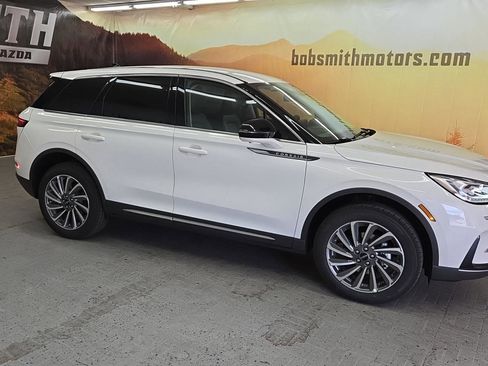 New 2025 Lincoln Corsair Reserve image 20