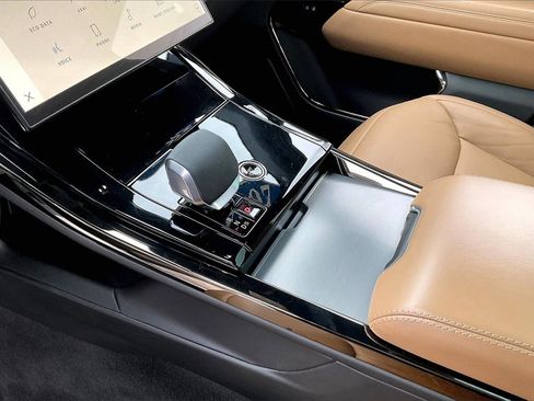 Used 2024 Land Rover Range Rover Sport SE image 18