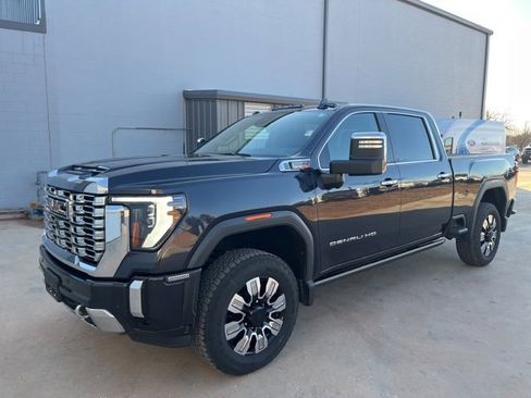 Used 2024 GMC Sierra 2500 Denali w/ Technology Package image 1