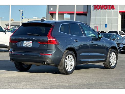 Used 2018 Volvo XC60 T5 Momentum image 4