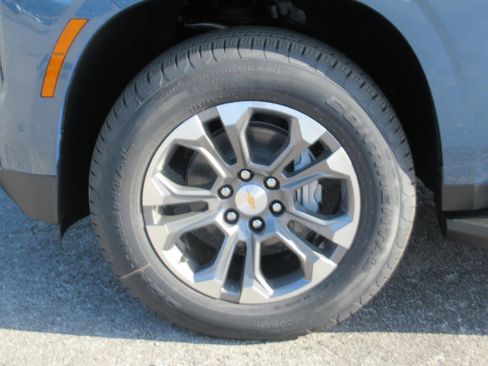 New 2026 Chevrolet Suburban LS w/ Max Trailering Package image 7