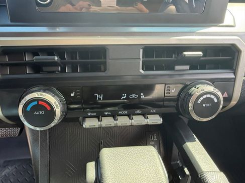 Used 2025 Toyota Tacoma TRD Off-Road image 11