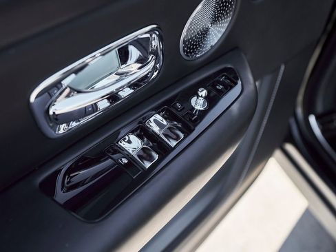 Used 2019 Rolls-Royce Cullinan AWD/4WD image 35