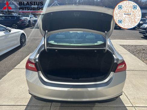 Used 2018 Chevrolet Malibu Hybrid FWD image 11