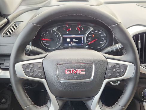 Used 2024 GMC Terrain SLT w/ Infotainment Package II image 22