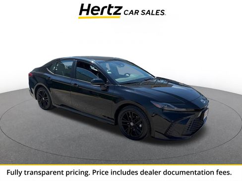 Used 2025 Toyota Camry SE FWD image 1